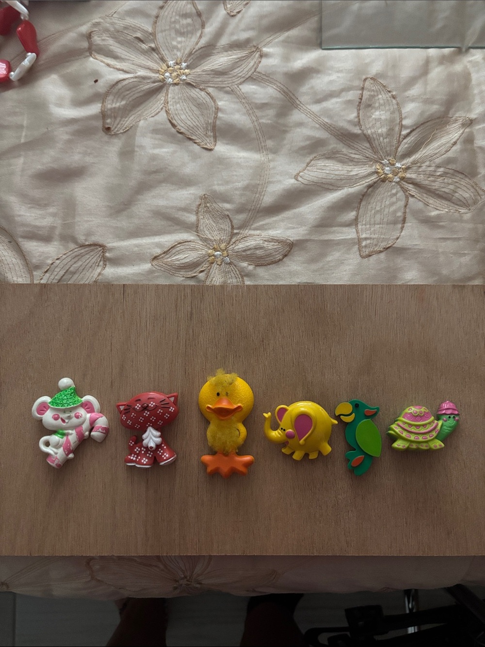 Avon Colorful Kids Animal Magnets - Pink, Red, Yellow, Green